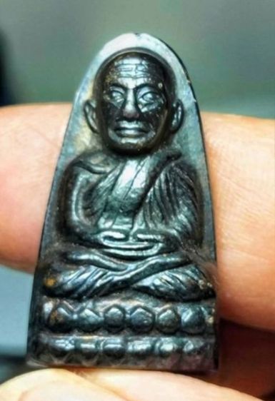 หลวงปู่ทวด หลังหนังสือ บล็อก ว. กระเด็นปี 05