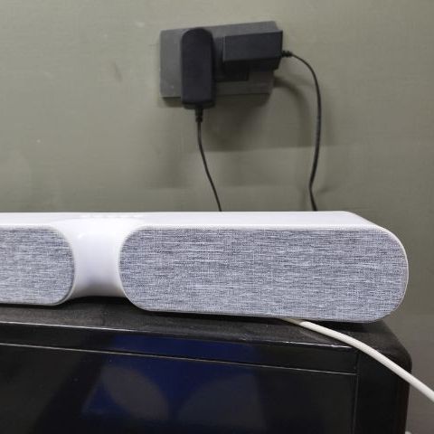 ลำโพงบลูทูธสีขาวล้วน รูปทรงยาว