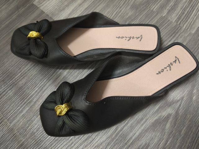 UK 4.5 | EU 37 1/3 | US 6 รองเท้าสีดำเบอร์ 37