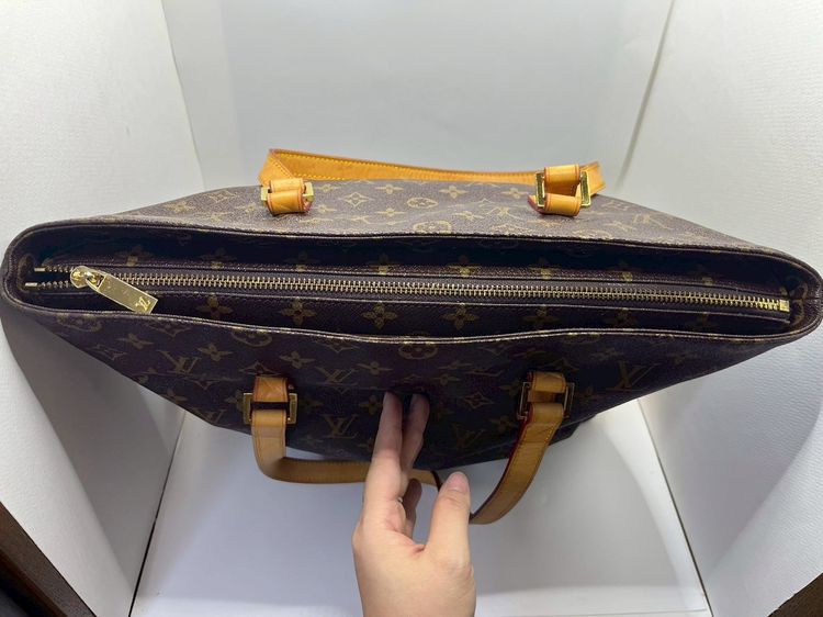 Louis Vuitton Cabas Mezzo Monogram canvas ปี 2008 ของแท้ 💯 ขนาดใหญ่ ใส่ Laptop เอกสาร A4 ได้สบาย เหมาะใช้งานจริง รูปที่ 8
