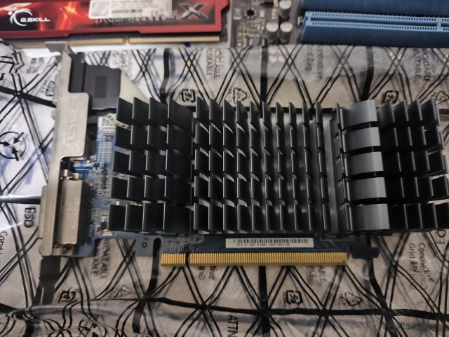 อื่นๆ ขายเหมาเซ็ต CPU RAM การ์ดจอ