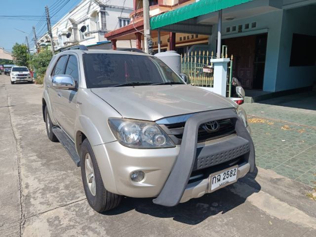 Toyota Fortuner 2006 2.7 V 4WD Utility-car เบนซิน ไม่ติดแก๊ส เกียร์อัตโนมัติ เทา รูปที่ 3