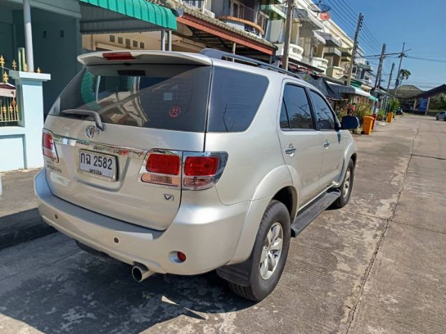 รถ Toyota Fortuner 2.7 V 4WD สี เทา
