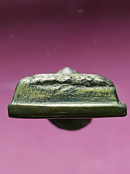 พระหลวงปู่ทวด พิมพ์หลังตีวหนังสือใหญ่ ปี05 วัดช้างให้ เนื้อพิเศษเมฆพัตร พบน้อยมาก หาชมได้ยากยิ่ง พระผ่านการใช้มาบ้าง ปิดทองเก่ามาแต่ดั้งเดิม รูปที่ 9