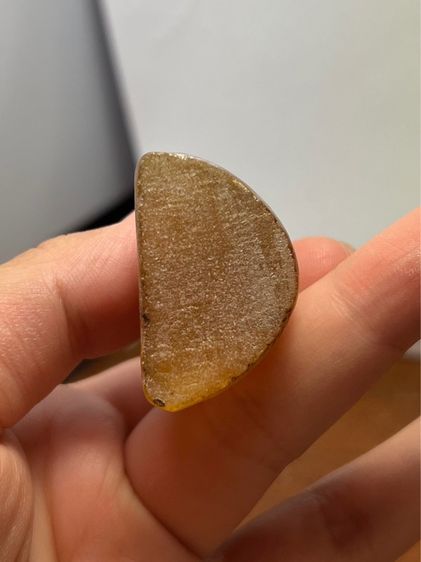 พระแก้วกรุฮอด เนื้อหินจุยเจียสีเหลือง รูปที่ 5