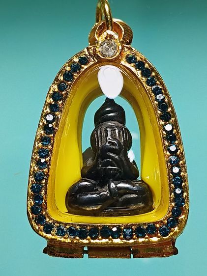 พระปิดตาหลวงพ่อทา วัดพะนียงเเตก เนื้อเมฆพัตร รุ่นเเรก สภาพสวยมาก พระท่านขุนเก่าเก็บเก่า ได้แบ่งปันจากหลานชายท่านมาครับ หาชมยากมากครับ