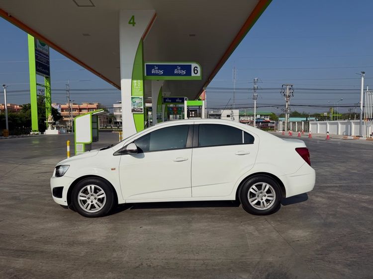 Chevrolet Sonic  2013 1.4 LT Sedan เบนซิน LPG เกียร์อัตโนมัติ ขาว รูปที่ 4