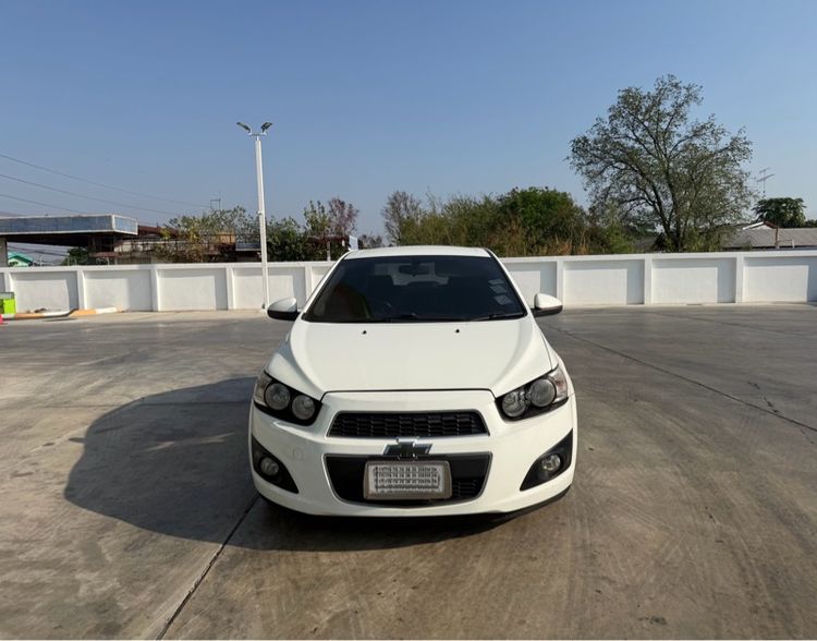 Chevrolet Sonic  2013 1.4 LT Sedan เบนซิน LPG เกียร์อัตโนมัติ ขาว รูปที่ 2