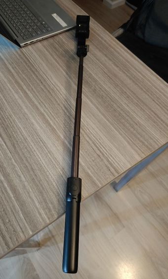 ไม้เซลฟี่ที่เป็น gimball กันสั่น 1 แกน รุ่น C06 ได้มา 2 วัน ใช้ไป 2-3 ครั้ง รูปที่ 2