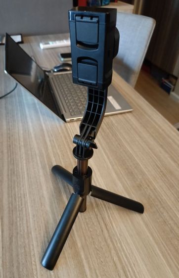 ไม้เซลฟี่ที่เป็น gimball กันสั่น 1 แกน รุ่น C06 ได้มา 2 วัน ใช้ไป 2-3 ครั้ง