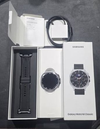 ไทเทเนียม เงิน Samsung Galaxy Watch 8 Classic