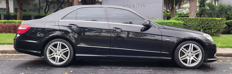 Mercedes-Benz E-Class 2011 E250 CGI AMG Sedan เบนซิน เกียร์อัตโนมัติ ดำ รูปที่ 2