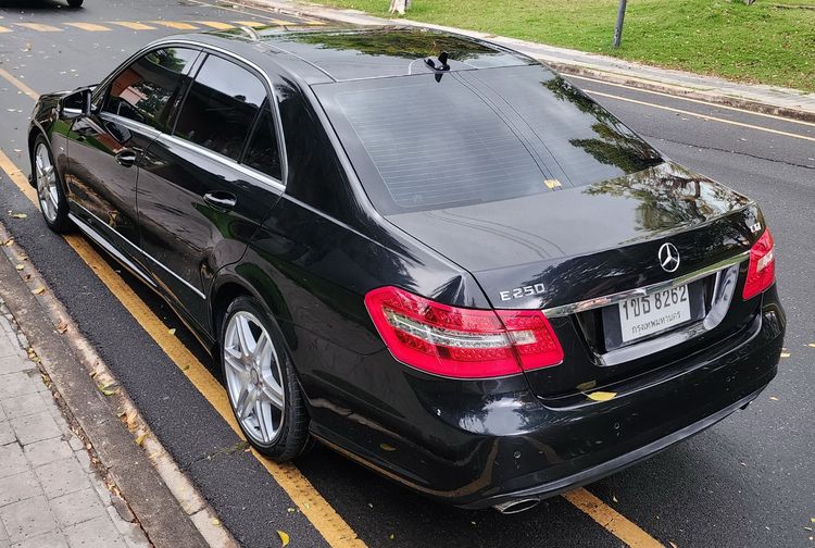Mercedes-Benz E-Class 2011 E250 CGI AMG Sedan เบนซิน เกียร์อัตโนมัติ ดำ รูปที่ 3
