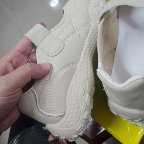 รองเท้าทรง Mary Jane มือ 1 สีครีม เบอร์ 39 น้ำหนักเบา กันลื่น รูปที่ 4