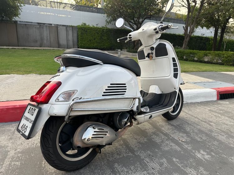 vespa Gts 150cc รูปที่ 3