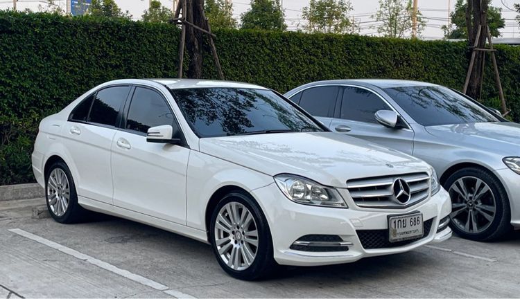 รถ Mercedes-Benz C-Class C200 สี ขาว