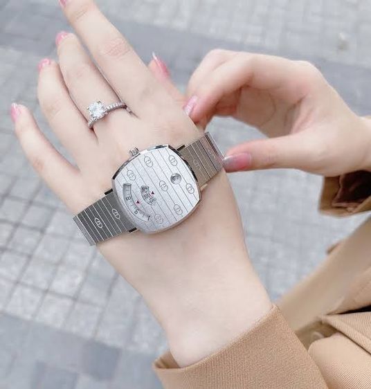 นาฬิกาGucci Grip สีเงิน 38 mm รูปที่ 4