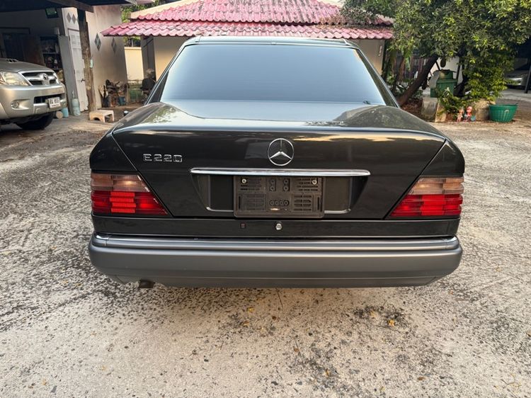 Mercedes-Benz E-Class 1994 E220 Sedan เบนซิน LPG เกียร์อัตโนมัติ ดำ รูปที่ 2