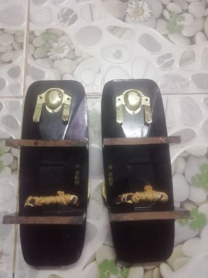 รองเท้าไม้ญี่ปุ่น