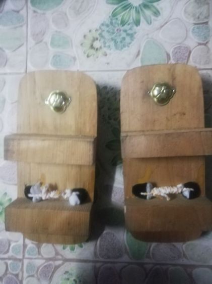 รองเท้าไม้ญี่ปุ่น