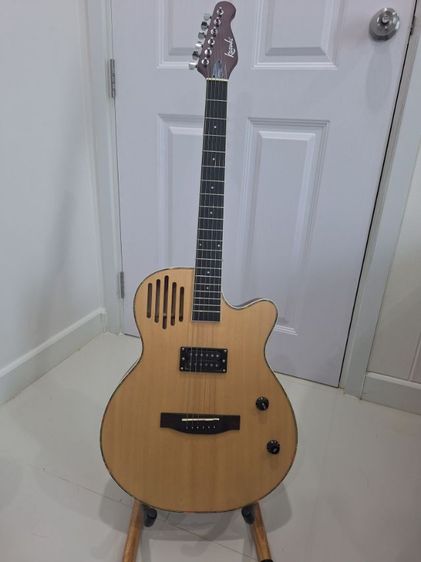 ขายกีต้าร์โปร่งไฟฟ้าไฮบริด Kazuki