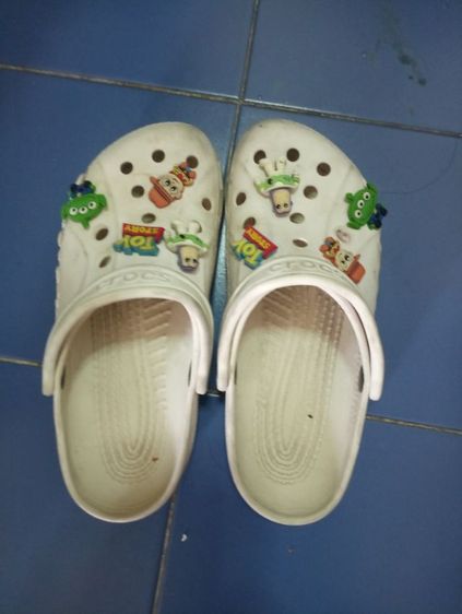 รองเท้า crocs รูปที่ 2