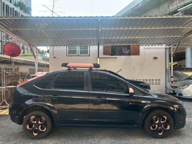 รถ Ford Focus 2.0 Ghia สี ดำ