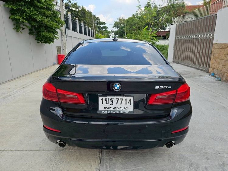 BMW Series 5 2020 530e Sedan ปลั๊กอินไฮบริด (PHEV) ไม่ติดแก๊ส เกียร์อัตโนมัติ ดำ รูปที่ 4