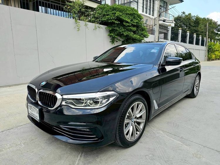 รถ BMW Series 5 530e สี ดำ