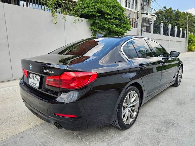 BMW Series 5 2020 530e Sedan ปลั๊กอินไฮบริด (PHEV) ไม่ติดแก๊ส เกียร์อัตโนมัติ ดำ รูปที่ 3