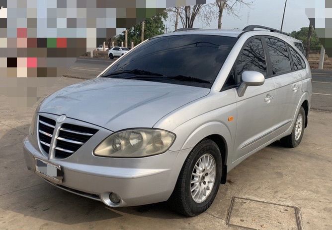 รถ Ssangyong Stavic 2.7 SV270 STD สี เงิน