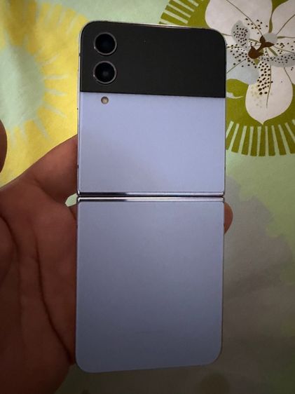 Samsung Z Flip4 รูปที่ 3