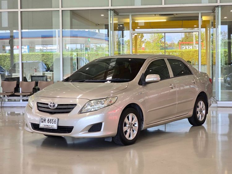 รถ Toyota Altis 1.6 J สี บรอนซ์ทอง