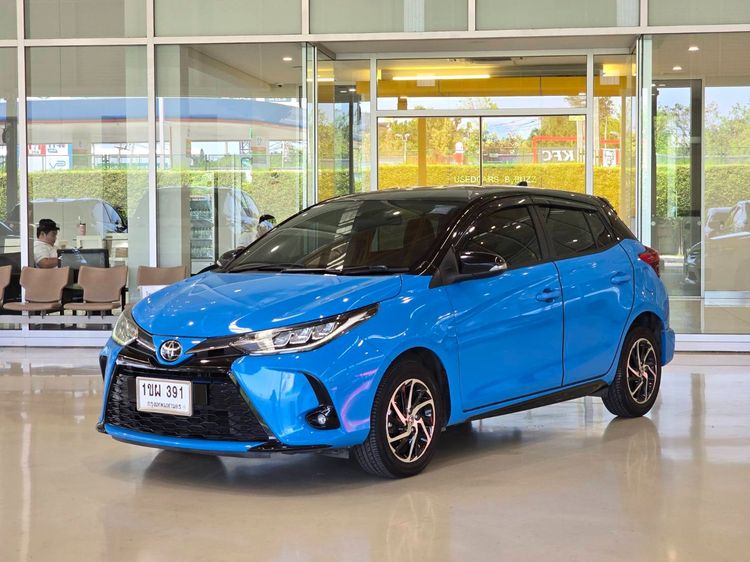 รถ Toyota Yaris 1.2 Sport Premium สี ฟ้า