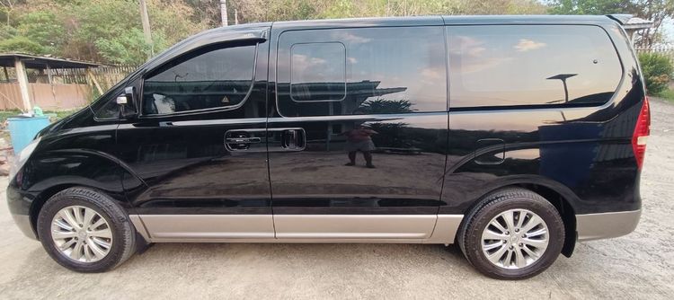 Hyundai H-1  2013 2.5 GRAND STAREX Van ดีเซล ไม่ติดแก๊ส เกียร์อัตโนมัติ ดำ รูปที่ 3