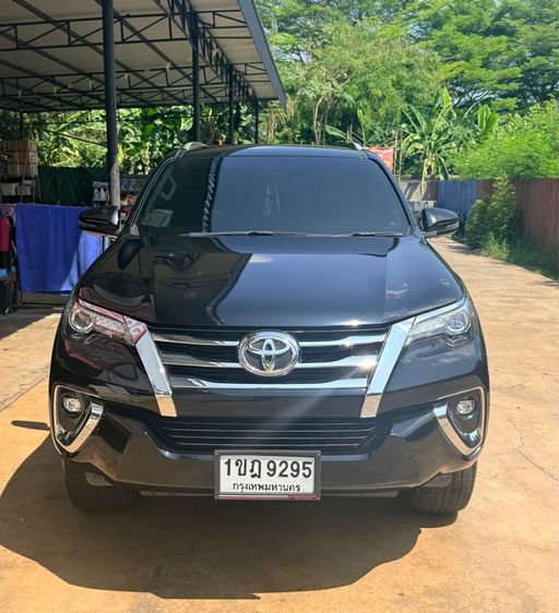 Toyota Fortuner 2020 2.4 V 4WD Utility-car ดีเซล ไม่ติดแก๊ส เกียร์อัตโนมัติ ดำ รูปที่ 2