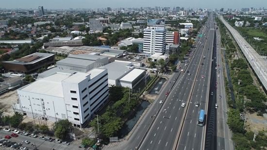 ให้เช่าสำนักงาน-โชว์รูม พร้อมโกดังขนาดใหญ่ พื้นที่มากกว่า 10,000 ตารางเมตร จอดรถได้มากกว่า 80 คัน ติดถนนวิภาวดีรังสิต