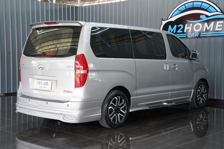 Hyundai H-1  2012 2.5 Deluxe Van ดีเซล เกียร์อัตโนมัติ เทา รูปที่ 4