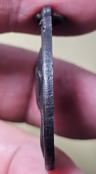 เหรียญยิ้ม รุ่น53 หลวงปู่ฝั้น อาจาโร วัดป่าอุดมสมพร จ.สกลนคร ปี 2517  รูปที่ 6