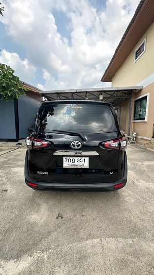 Toyota Sienta 2017 1.5 V Utility-car เบนซิน ไม่ติดแก๊ส เกียร์อัตโนมัติ ดำ รูปที่ 4