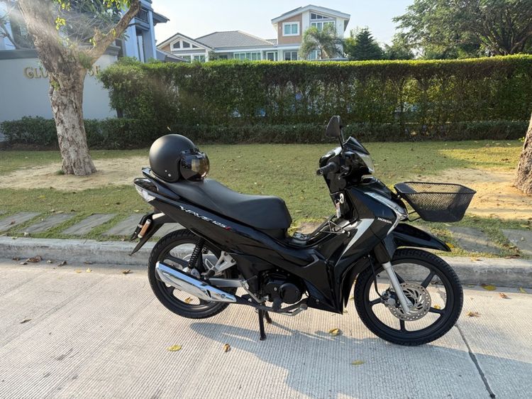 เวฟ 125i ปี 2023 ไมล์ 7900 โล สภาพใหม่