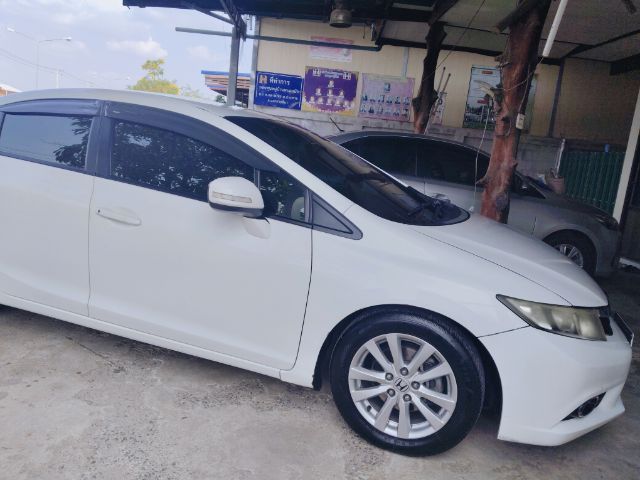 รถ Honda Civic 1.8 E i-VTEC สี ขาว