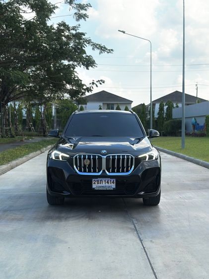 BMW X1 2024 2.0 sDrive20i M Sport Utility-car เบนซิน ไม่ติดแก๊ส เกียร์อัตโนมัติ ดำ รูปที่ 3
