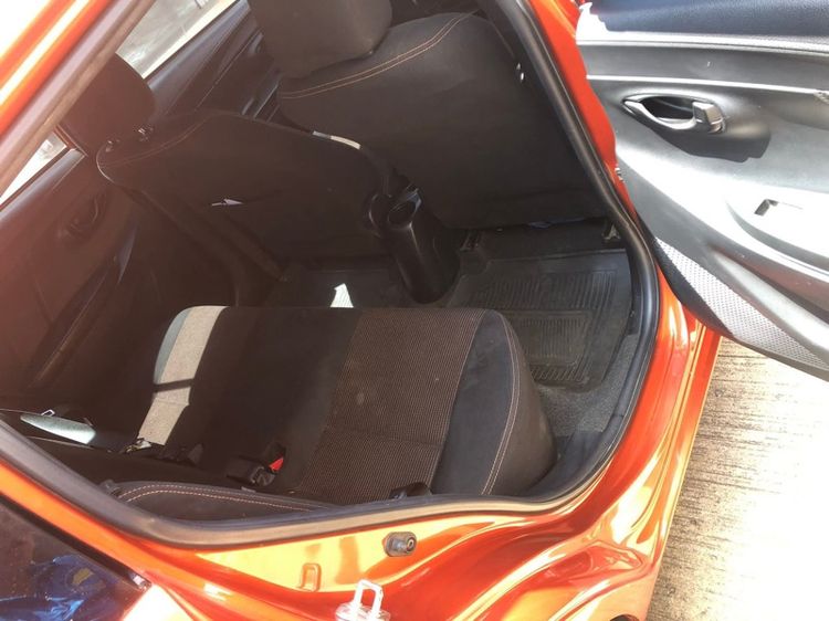 Toyota Yaris 2014 1.2 E Sedan เบนซิน ไม่ติดแก๊ส เกียร์อัตโนมัติ ส้ม รูปที่ 2