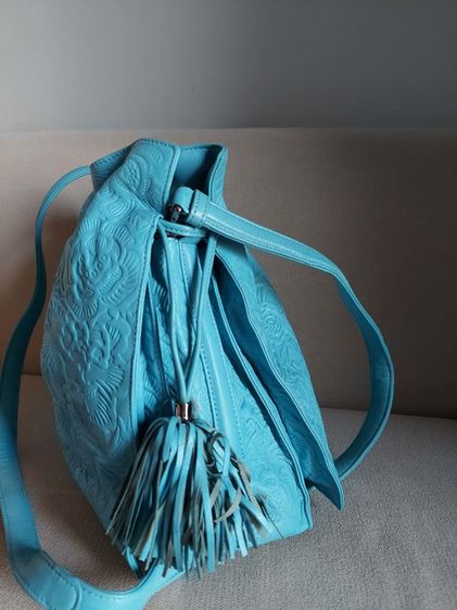 กระเป๋าสะพาย Loewe สีฟ้าลายฉลุ รูปที่ 4