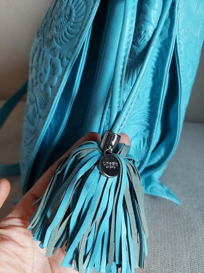 กระเป๋าสะพาย Loewe สีฟ้าลายฉลุ รูปที่ 8