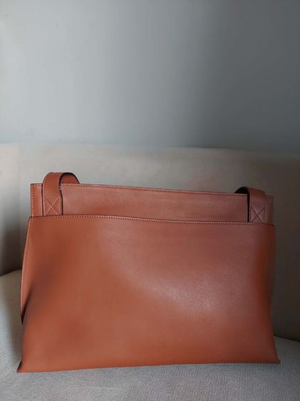 กระเป๋าสะพาย Loewe สีน้ำตาล รูปที่ 3