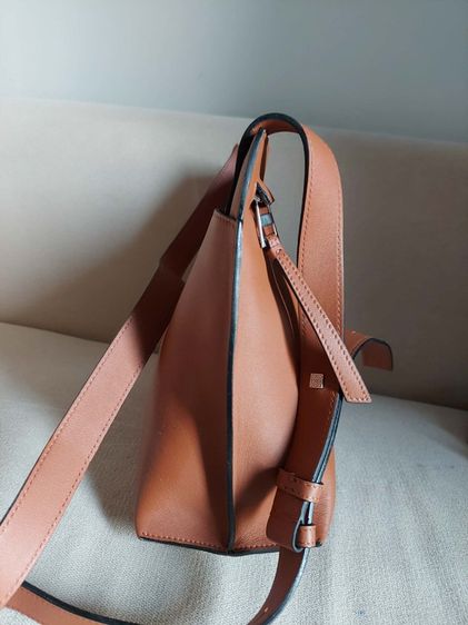 กระเป๋าสะพาย Loewe สีน้ำตาล รูปที่ 5