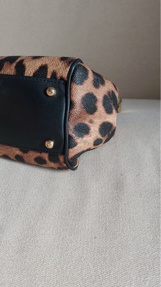 กระเป๋าถือ Dolce and Gabbana ของแท้ลายเสือ รูปที่ 6