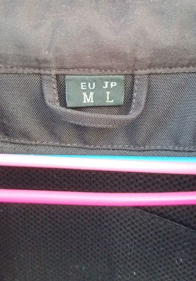 เสื้อการ์ด Komine มีรอยล้ม ขาดที่ไหล่ซ้าย อื่นๆตามสภาพ ราคานี้รวมค่าส่งแล้วครับ รูปที่ 4